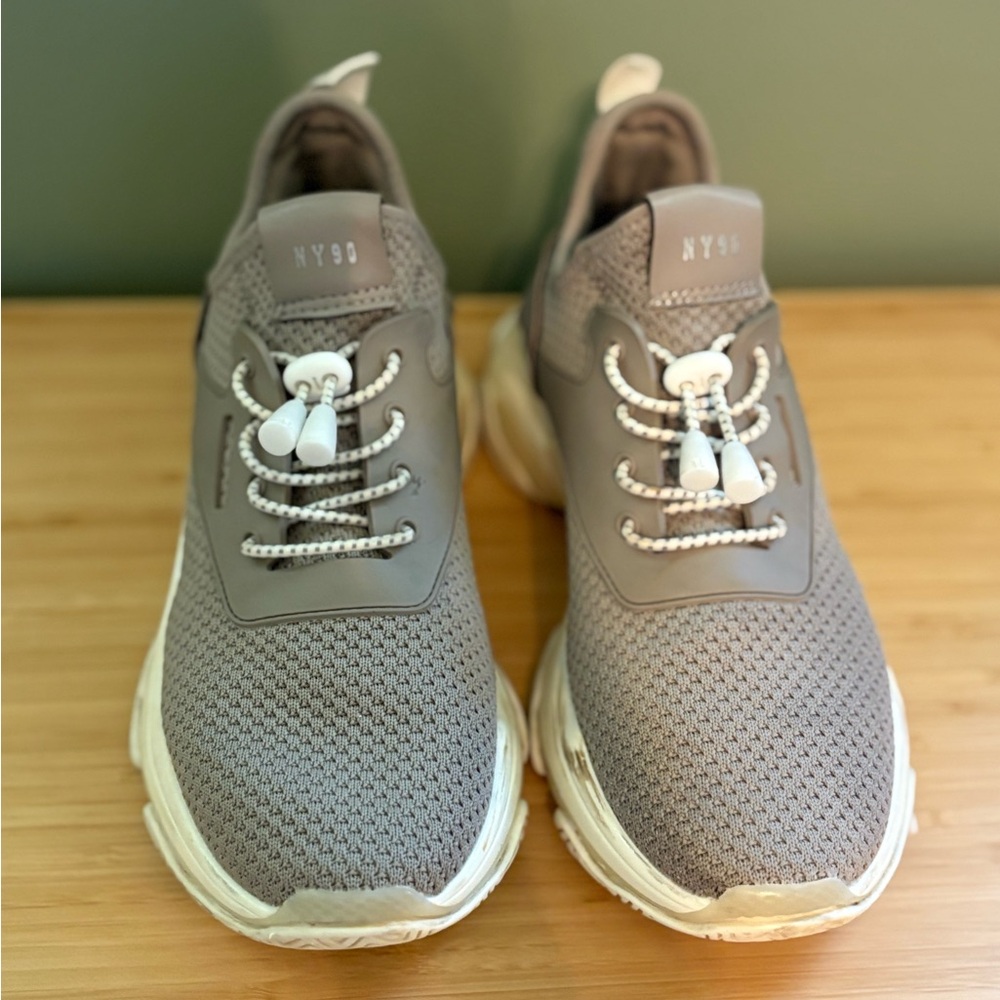 Steve Madden Myles NY90 Sneakers Size 9.